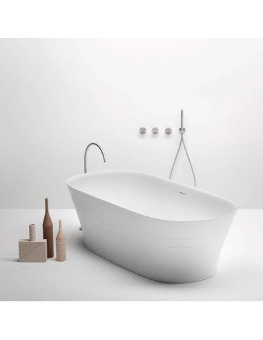 Falper Handmade Free Standing Bathtub With Wavy Finishing